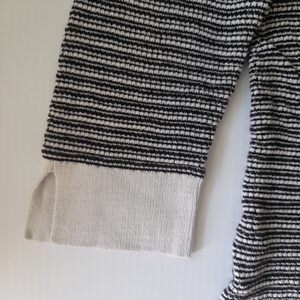 ● Calvin Klein | Women Boat neck stripped sweatshirt - Picture 12 of 16